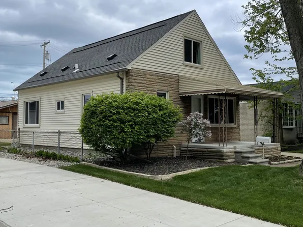 23124 Grove St, Saint Clair Shores, MI 48080