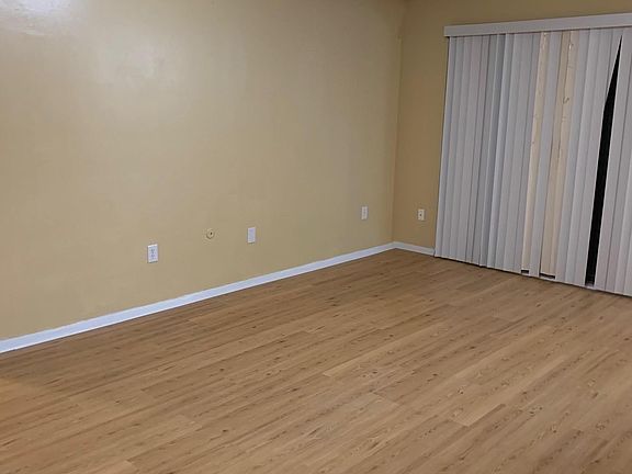 5th image of 70 Shrewsbury Green Dr Unit F
