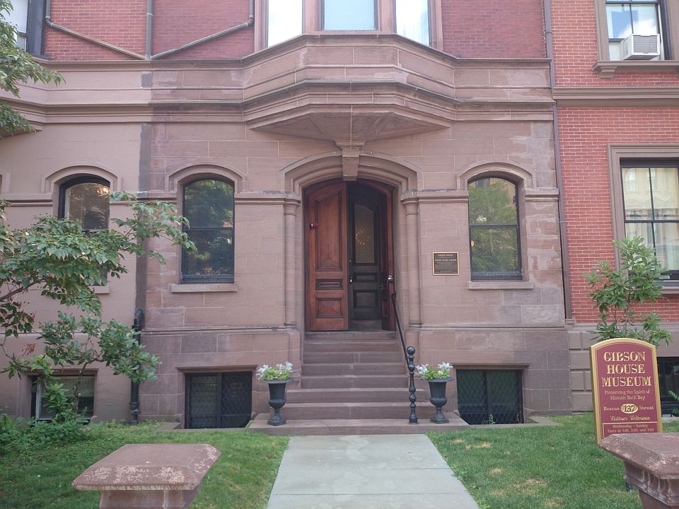 2nd image of 137 Beacon St