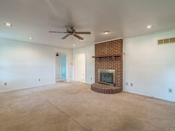 5th image of 1310 Crenshaw Ln