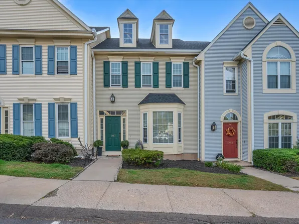 107 Cambridge Commons #107, Middletown, CT 06457