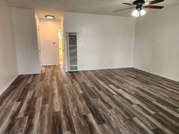 3rd image of 4452 Rosebud Ln APT B