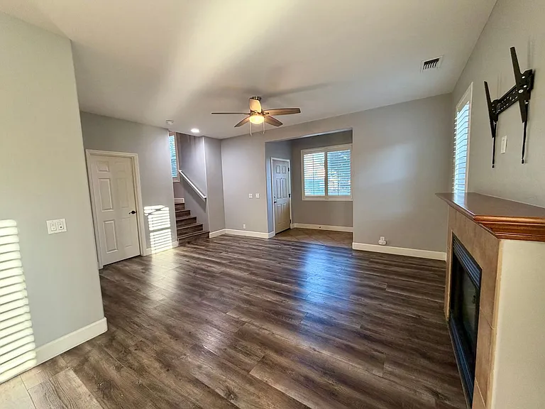 904 Larable Ct — Photo 7