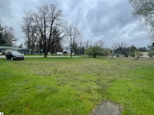 7326 W Esmond Rd, Hale, MI 48739