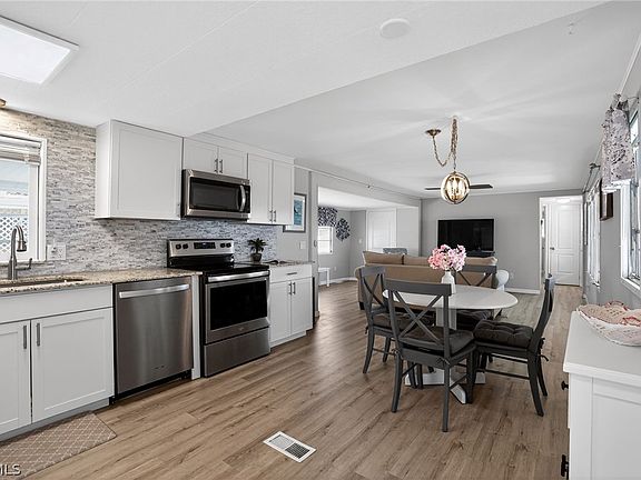 3rd image of 511 Riviera Blvd E