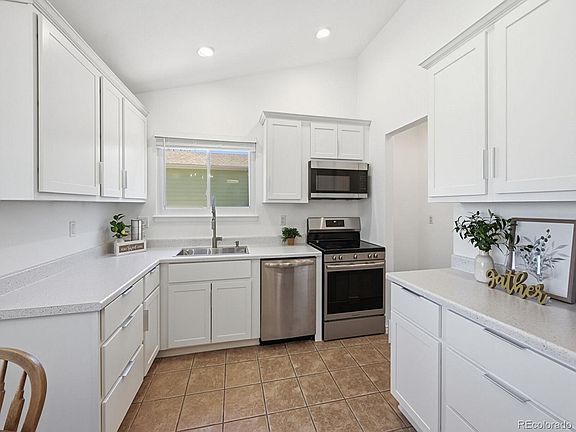 4th image of 15808 E Exposition Drive