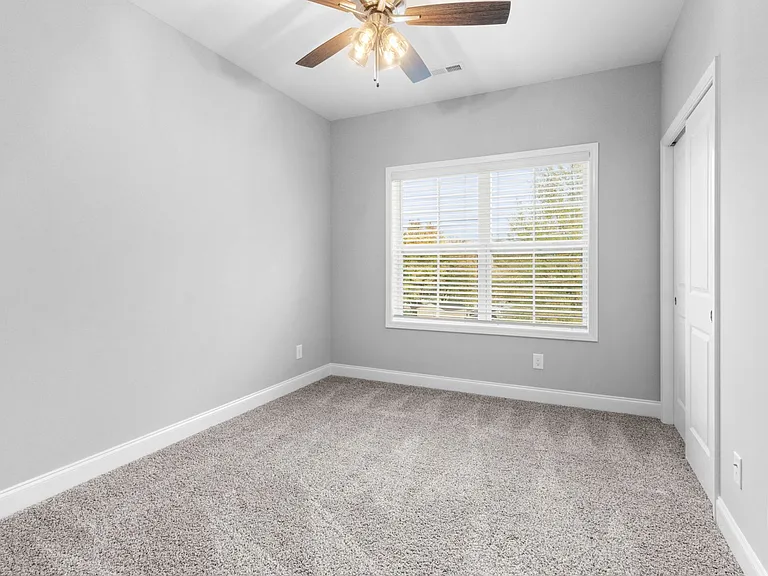 930 Crossland Ave — Photo 14