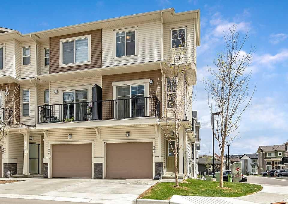 1st image of 902 W Sage Hill Grv NW