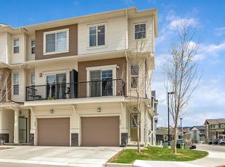 902 W Sage Hill Grv NW, Calgary, AB T3R2A2