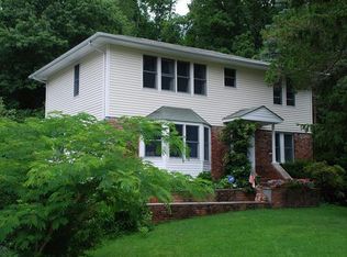 33 Stonegate Rd, Ossining, NY 10562