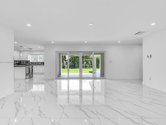 5th image of 6015 SW 112th Ct