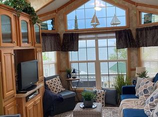 80 Brennan Beach Rd, Pulaski, NY 13142