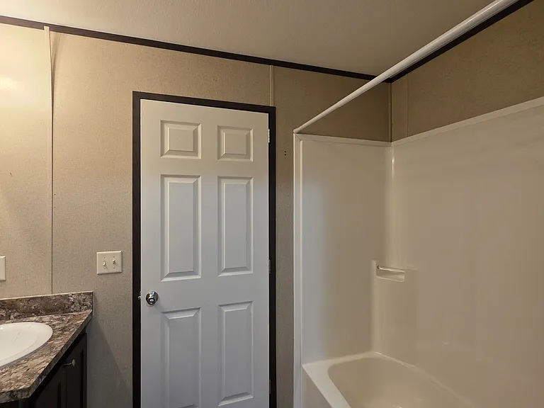 73 W Manor St #73B — Photo 5