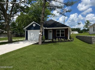 707 N Tennessee Ave, Carterville, MO 64835