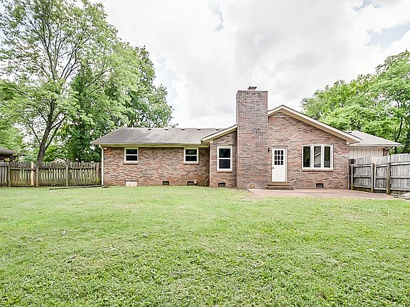 5th image of 2218 Oakhaven Dr