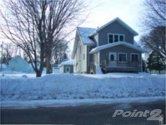 REO World 361 1st St Gaylord Front