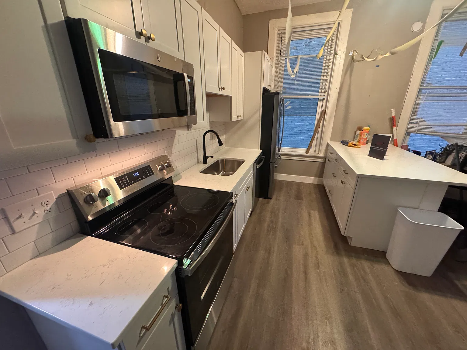 7 bed, 3520 sqft, $4,095 — Photo 3