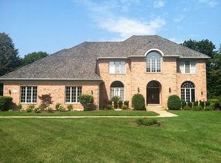 22515 N Linden Dr, Lake Barrington, IL 60010