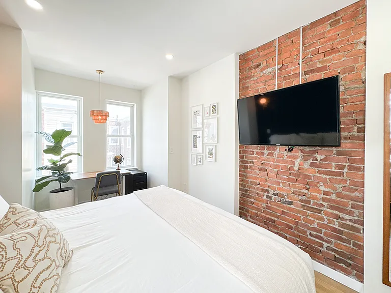 637 Belgrade St — Photo 23