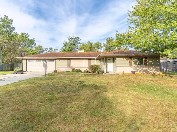3721 Courtwood Dr, Fort Wayne, IN 46815