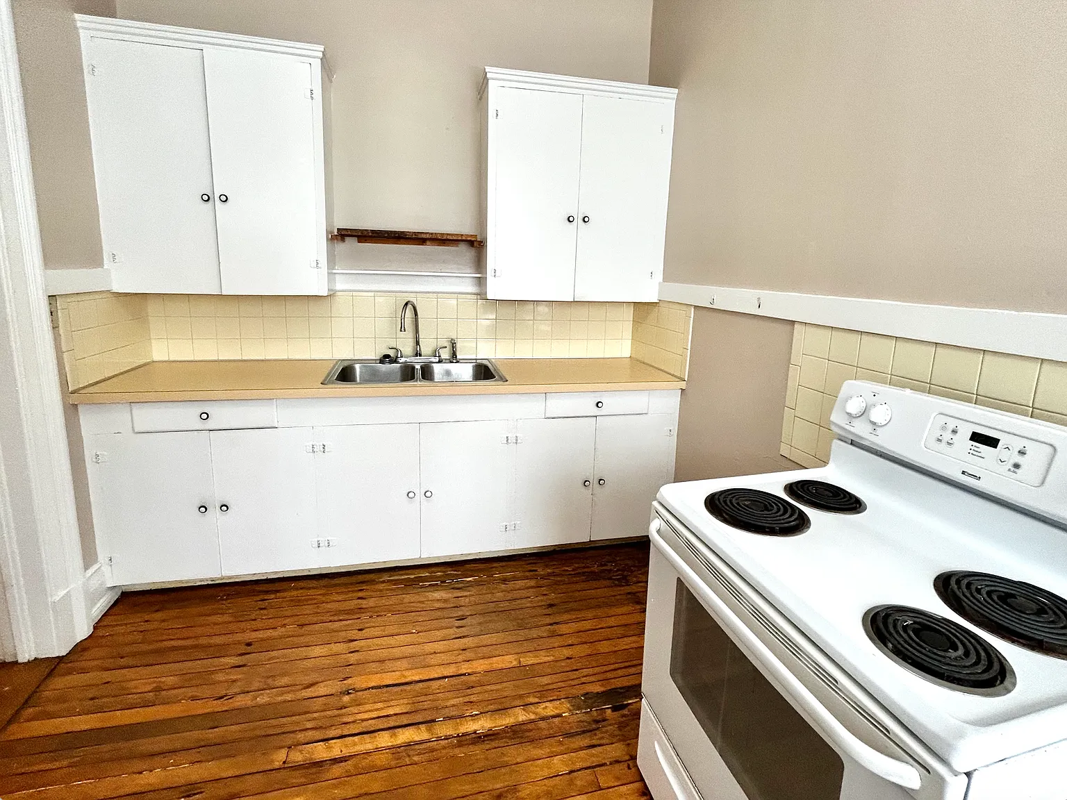 2 bed, 1.5 bath, 1000 sqft, $965 — Photo 2
