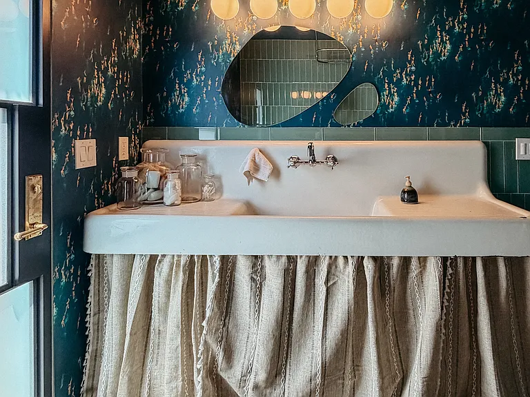 Somerset Cir — Photo 15