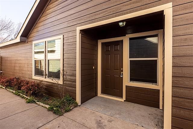 1st image of 1436 Pine Ln