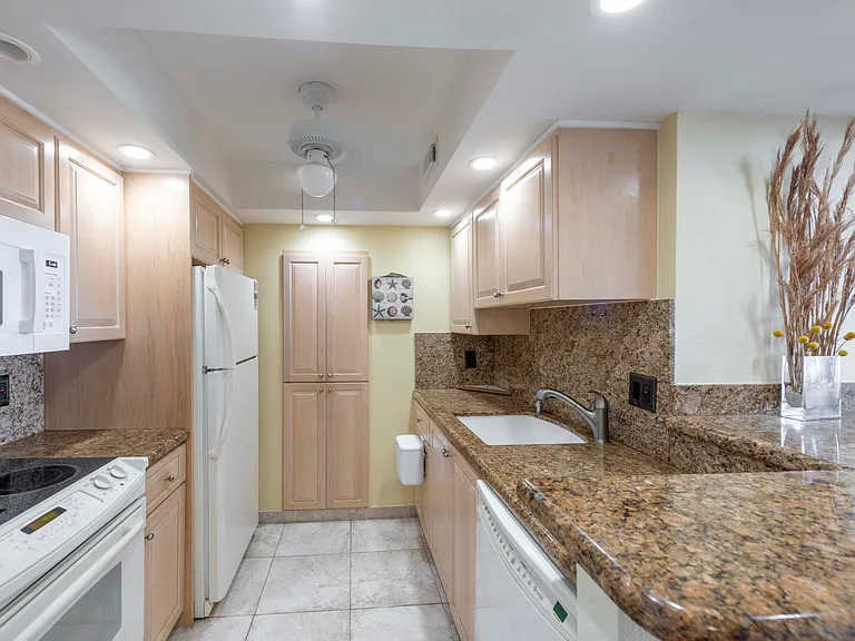 111 Briny Ave #2212 — Photo 5