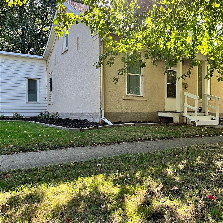 1st image of 322 N D St