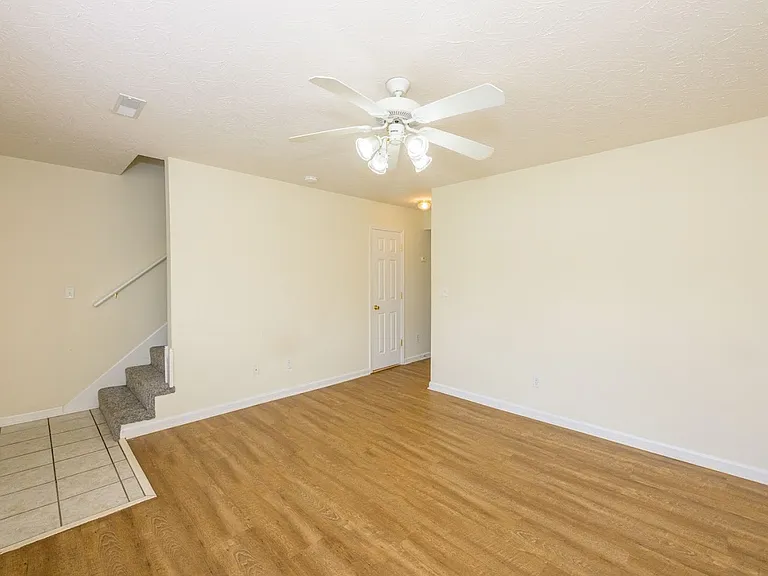 1112 Northridge Dr #B — Photo 5