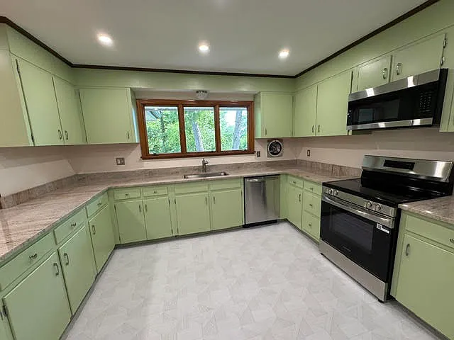 49 Chestnut Ln — Photo 11