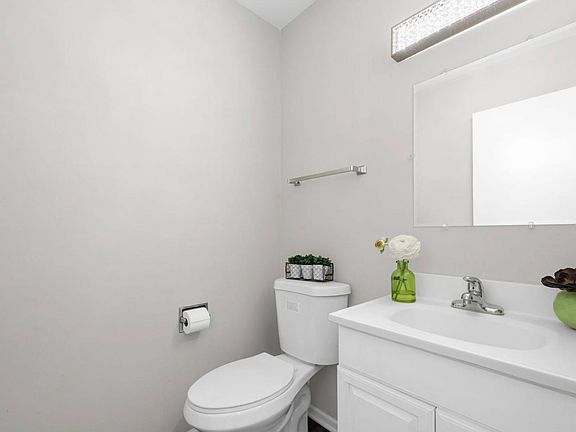 3rd image of 8641 W Foster Ave APT 1