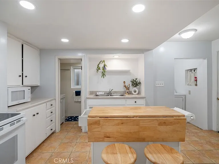 832 Cypress Ave — Photo 9