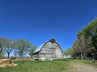 38492 470th Ave, Windom, MN 56101