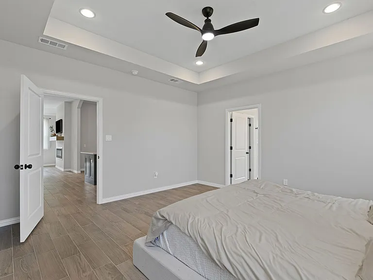 6111 Collins Ct — Photo 5