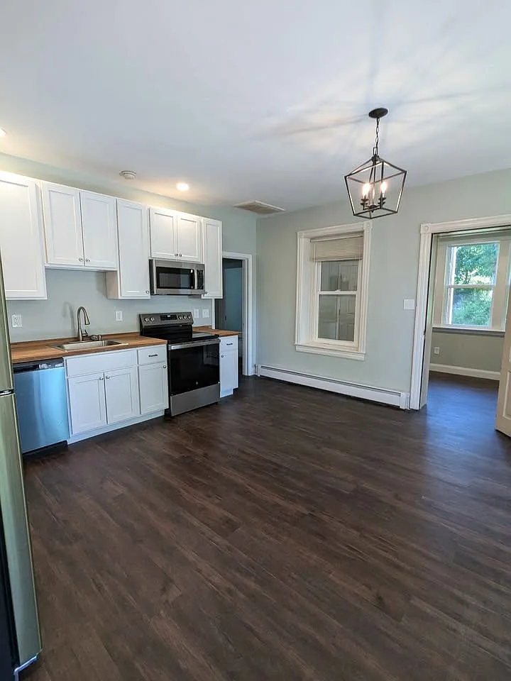 2 bed, 1140 sqft, $1,875 — Photo 3