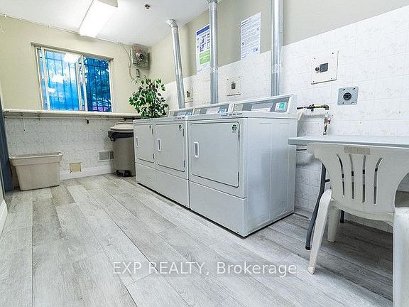 3rd image of 575 Lake St
