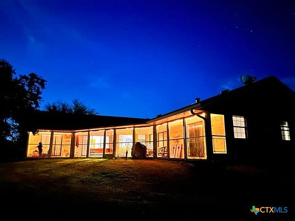 4th image of 768 Lakeshore Dr
