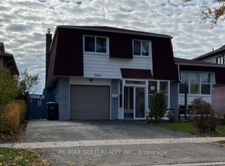 7610 Anaka Dr, Mississauga, ON L4T3H7