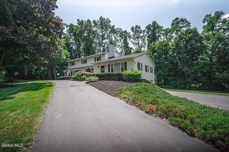 5th image of 47 Rolling Brook Drive