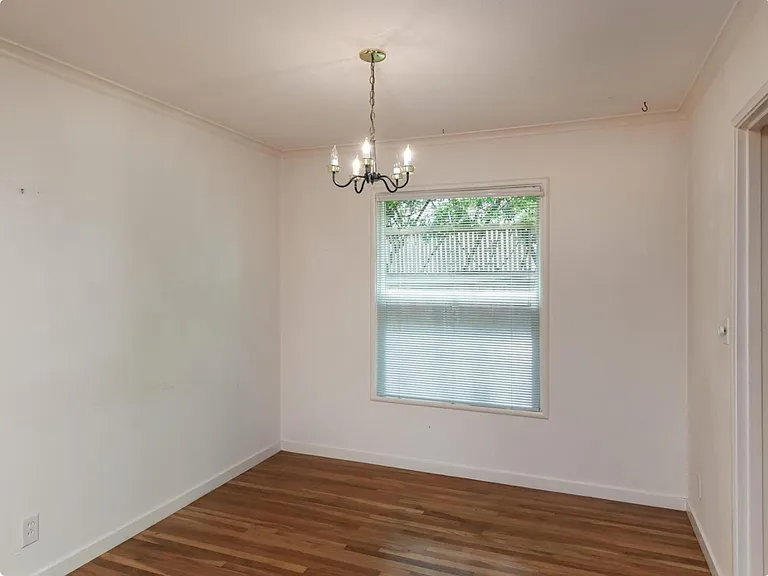 Formal dinning room