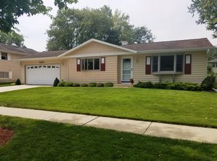 1220 Mallard Dr, Elgin, IL 60123