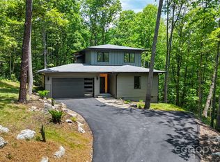 3 Pheasant Dr, Fairview, NC 28730