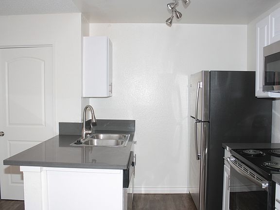 4th image of 4124 Eagle Rock Blvd #306