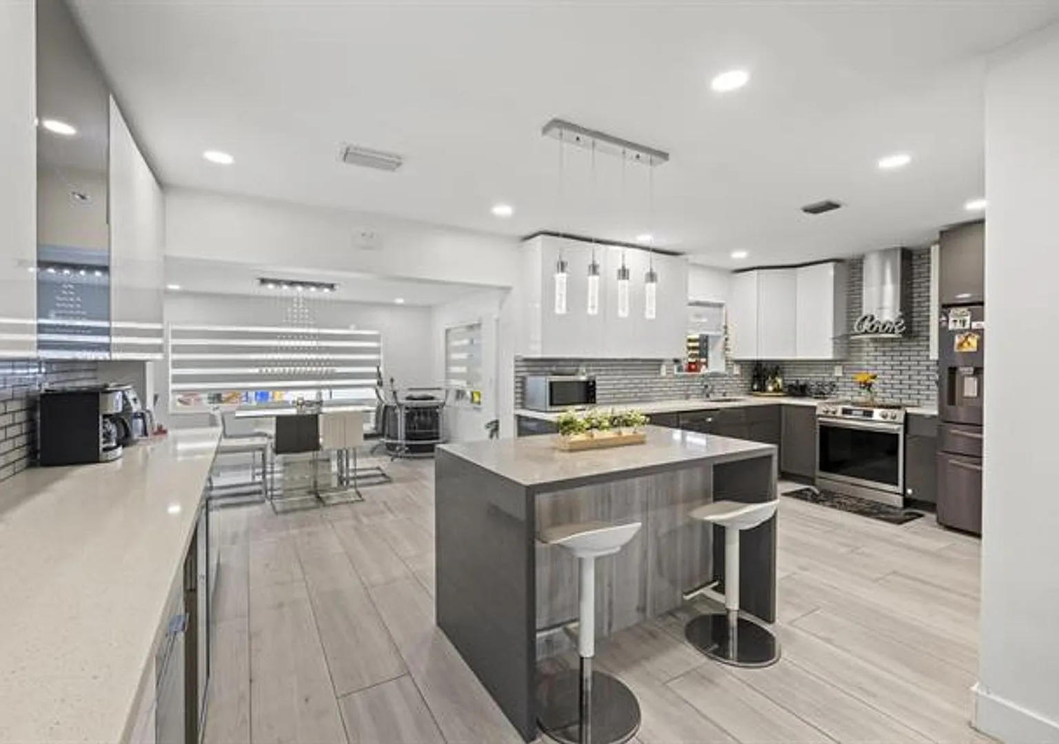 3230 Roosevelt St # 3230, Hollywood, FL 33021 — Photo 2