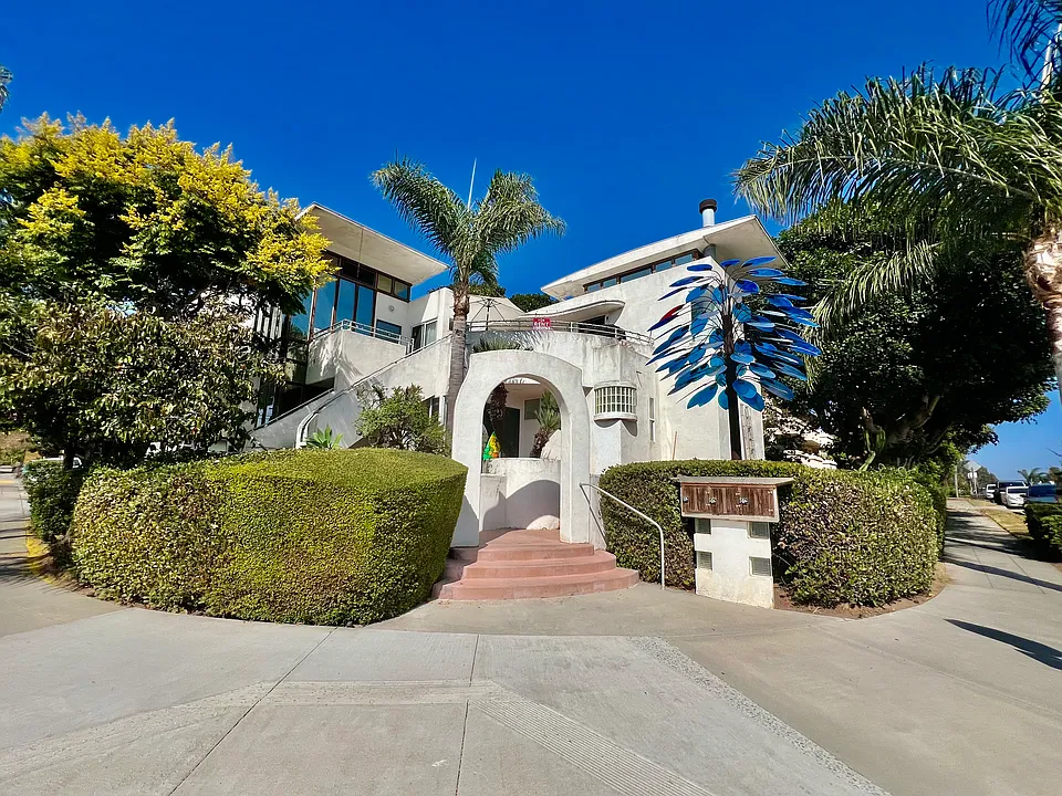 1704 Pacific Beach Dr
