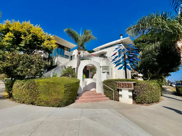 1704 Pacific Beach Dr, San Diego, CA 92109