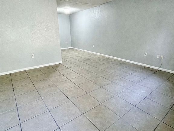 4th image of 919 N Iowa Ave APT 2