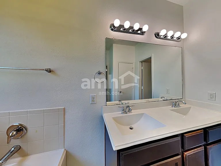 10016 Sterling Place Dr — Photo 13