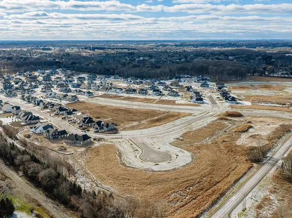 Lt172 APPLEWOOD COURT, Grafton, WI 53024